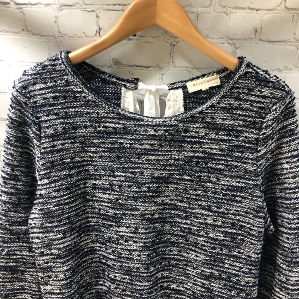 Melloday Top Ruffle Back Faux Blouse Blue White Size Large - Picture 3 of 9